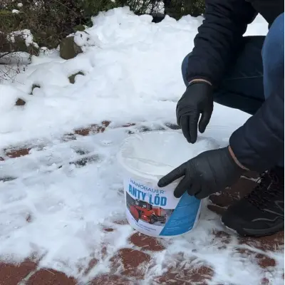 Środek do usuwania śniegu i lodu - nie zostawia dziur - NANOBAUER® ANTYLÓD